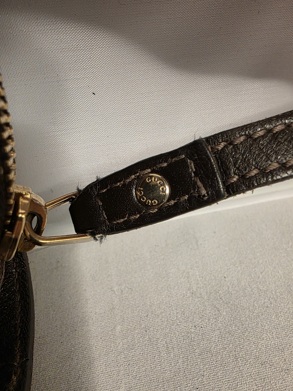 Gucci Men's Dark Brown Signature Leather Zip Clutch - Picture 8 of 10